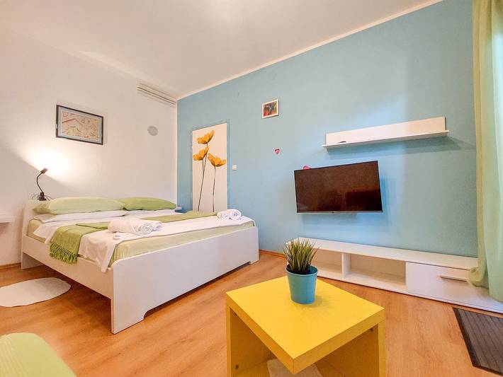 Ferienwohnung für 2 Personen, mit Garten und Terrasse in Malinska - 2