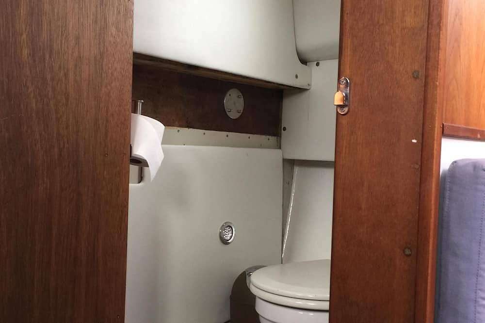 Fishing ist ein englisches Boot aus den 80ern. in Canidelo, Porto Distrikt