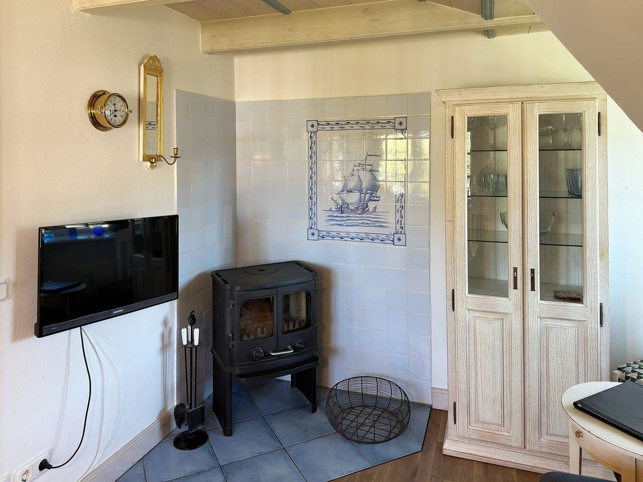 Apartamento entero, Die Ferienwohnung 9 im Haus Hafis (Friesenhof) in Nebel auf Amrum ist eine 1,5-Zimmer-Maisonette-Ferienwohnung unter Reet (ca. 29 qm Wohnfläche) mit Schlafmöglichkeiten für 1 bis 2 Personen. Die Ferienwohnung befindet sich im 1. Ober- und Dachgeschoss. in Niebla (Alemanía), Amrum