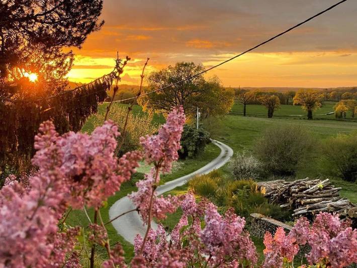 Location de vacances pour 2 personnes, avec vue et jardin à Arnac-la-Poste - 4