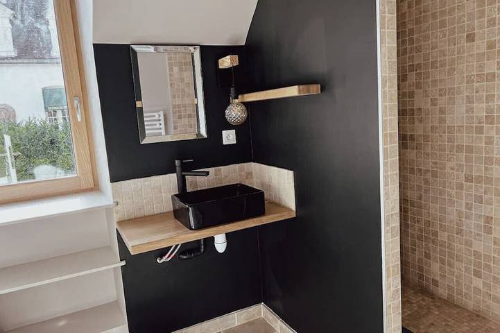 Entire apartment, Les Résidences Gueguen - The Studio in Chablis, Auxerre region