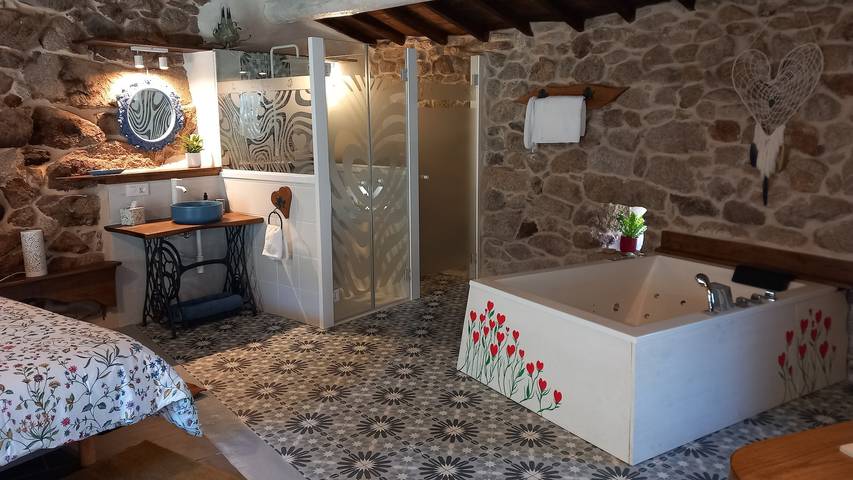 Ganze Wohnung, „Casa Agarimo“ mit Gemeinschaftspool, Whirlpool und Grillplatz in Xunqueira de Ambía, Ourense und Umgebung