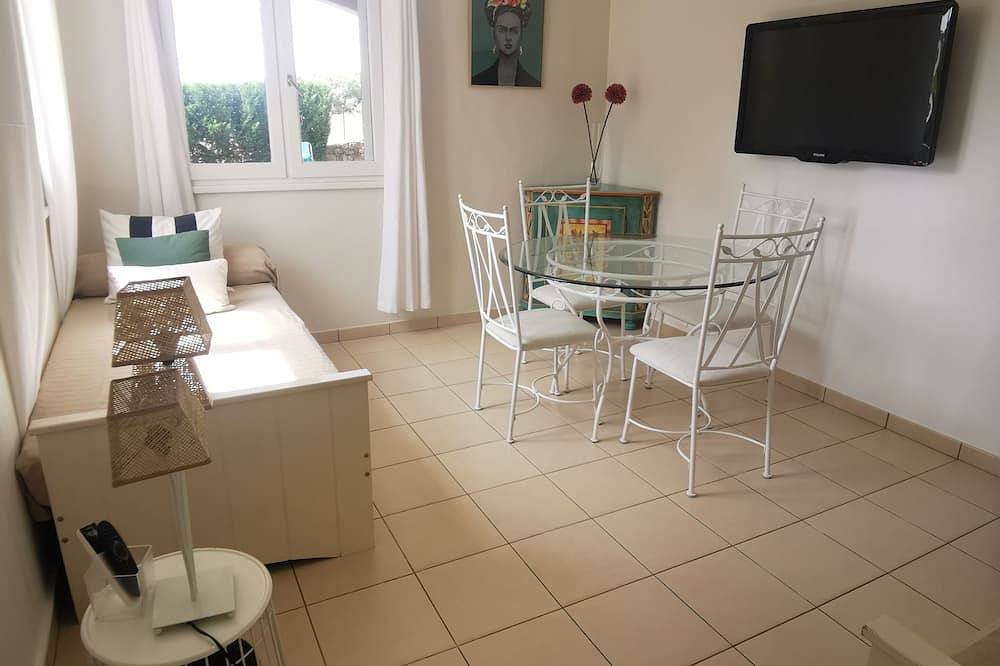 Appartement entier, T2 Michele-  Bel Appartement dans résidence avec piscine in Propriano, Arrondissement de Sartène