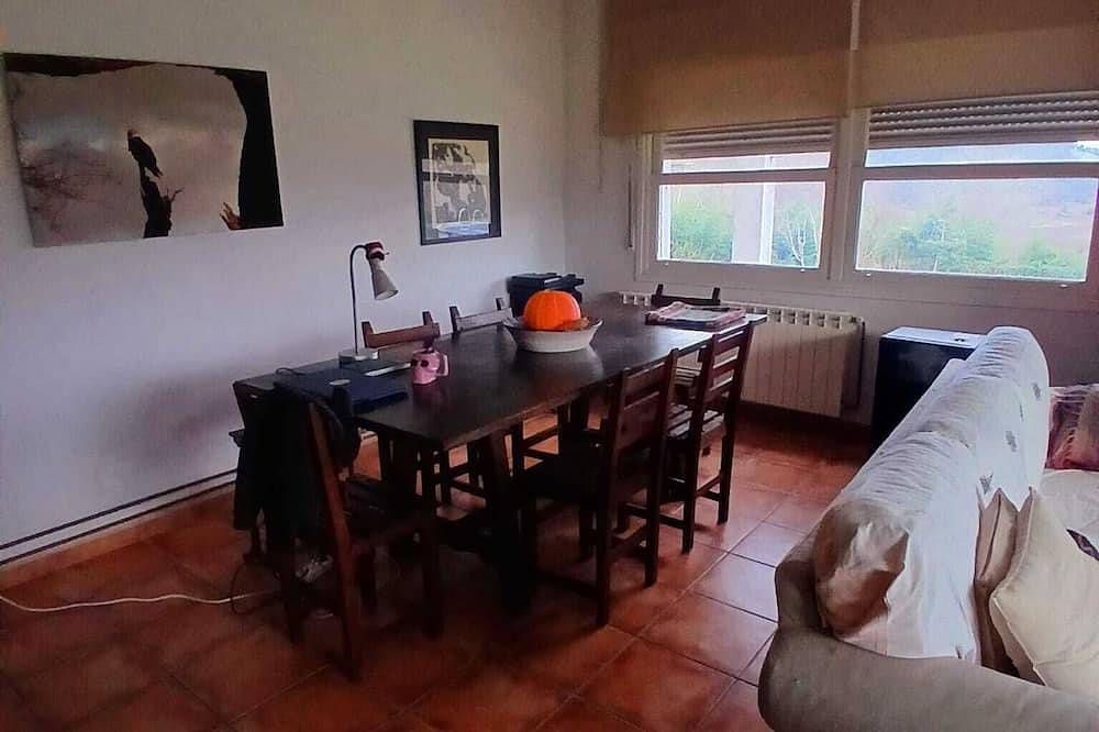 House With Large Garden Between San Vicente and Pechón in Val de San Vicente, Cantabrian Coast