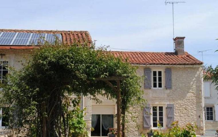 Maison d’hôte pour 3 personnes, avec Terrasse et Jacuzzi ainsi que Jardin et Vue à Le Gué-de-Velluire