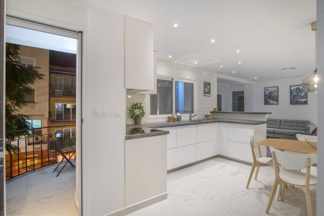 Ganze Wohnung, Ferienwohnung "Luxury Fuengirola" in Meeresnähe mit Balkon und Wlan in Fuengirola Zentrum, Fuengirola