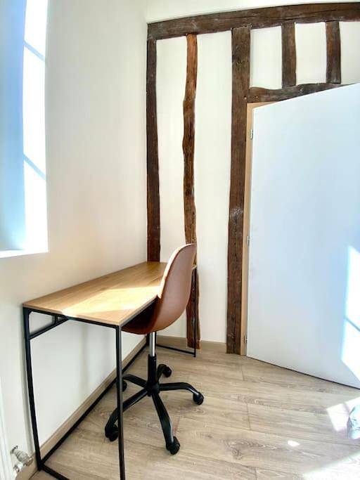 Appartement entier, One-Bedroom Apartment in Vierzon, Région de Vierzon