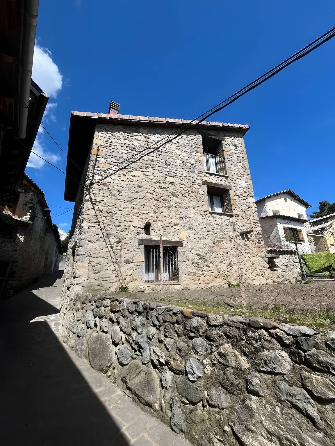 Casa Rural David: Seeblick, private Terrasse und Wlan in Chía, Huesca in El Run, Castejón de Sos