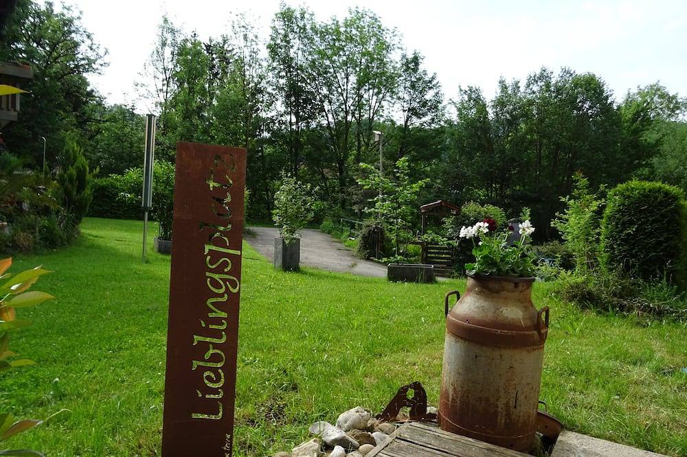 Entire apartment, Natur(T)raum Oberstaufen - Holiday apartment directly on the banks of the Weißach in Oberstaufen, Bavarian Swabia