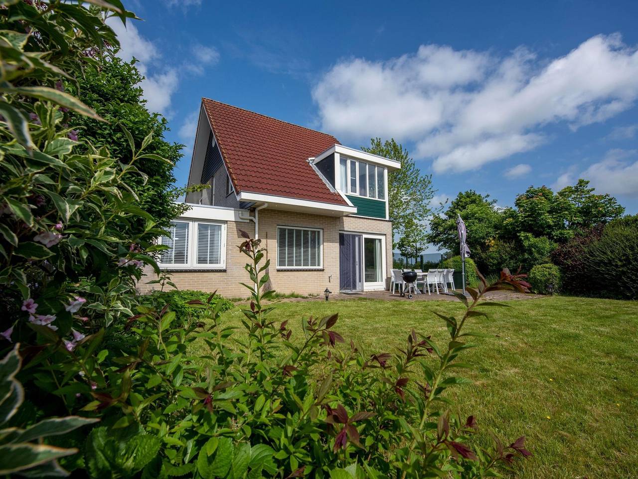 Holiday escape with a Private Jetty in Friesland