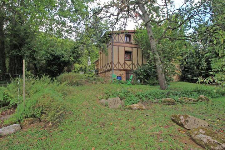 Location de vacances pour 8 personnes, avec jardin, animaux acceptés dans Champnétery - 2