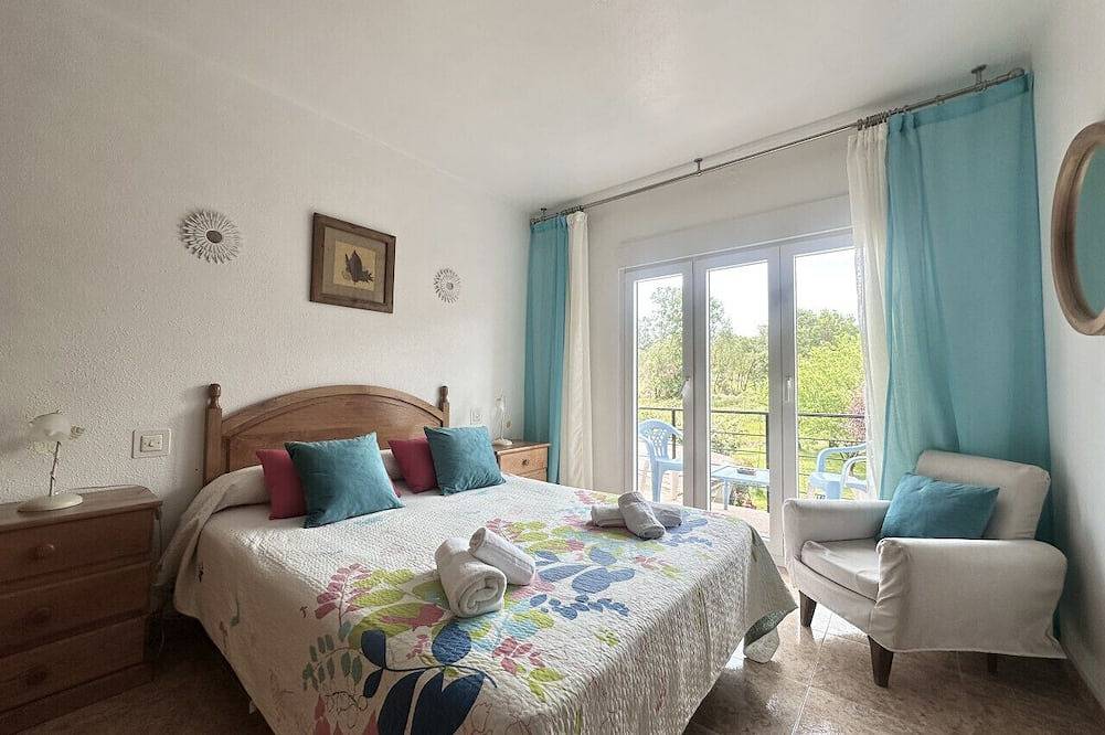 Entire apartment, Apto con jardín compartido - Villa Cancillo 6802 in Noja, Cantabrian Coast