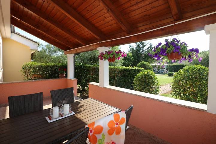 Bungalow für 5 Personen, mit Terrasse und Pool in Istrien - 2