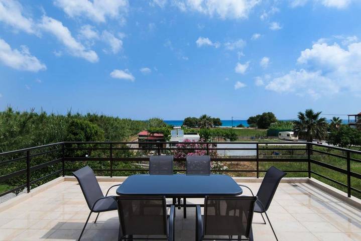 Location de vacances pour 4 personnes, avec Balcon et Terrasse ainsi que Jardin et Vue