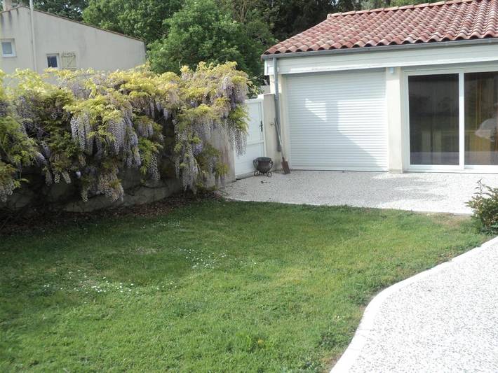 Gîte pour 4 personnes, avec jardin à Villedoux