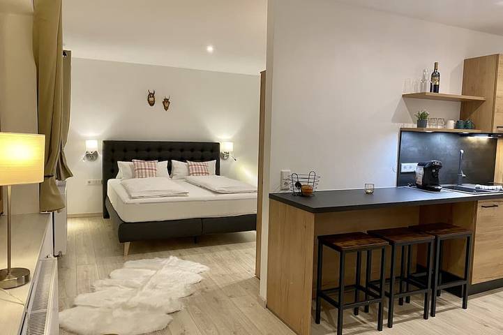 Hütte für 3 Personen, mit Sauna und Terrasse sowie Garten in Saalbach - 2