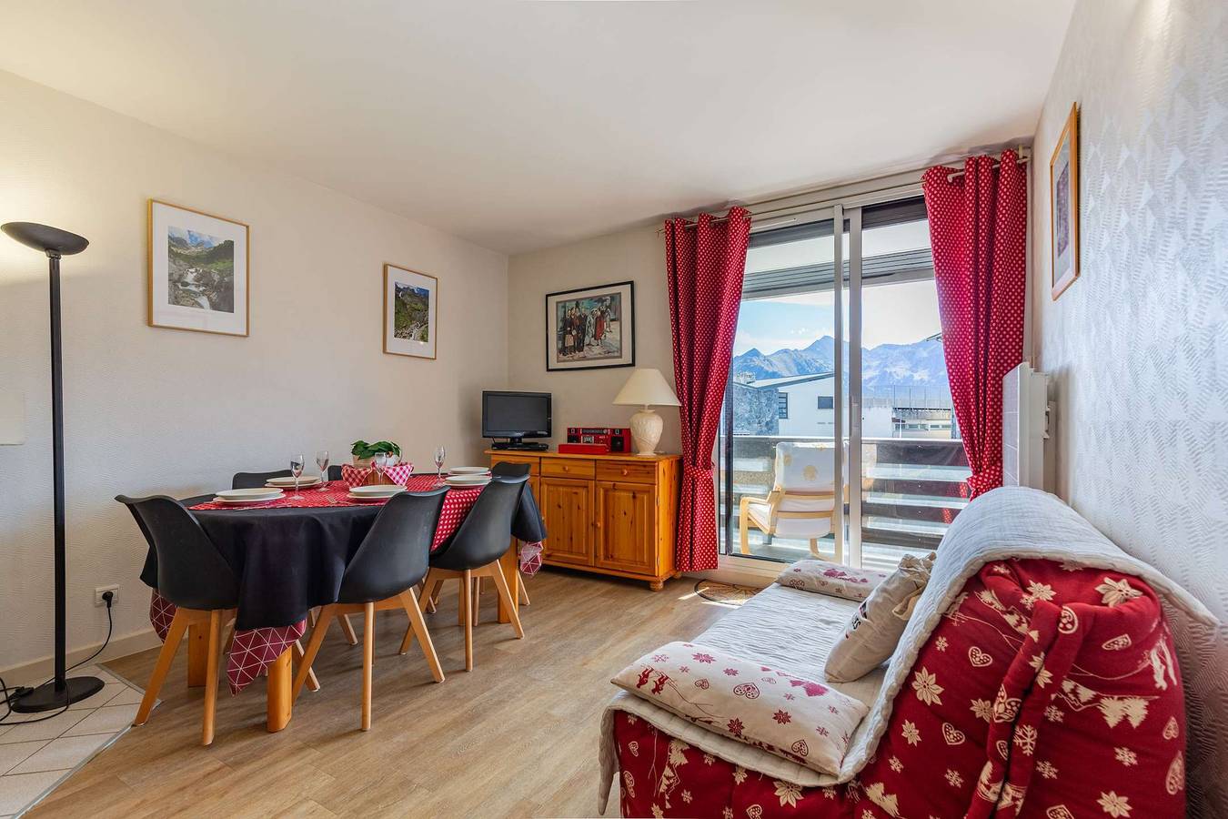 Appartement de vacances entier, Charmant Duplex face aux pistes–6 pers-Résidence Armazan–Pla d’Adet in Saint-Lary-Soulan, Parc national des Pyrénées