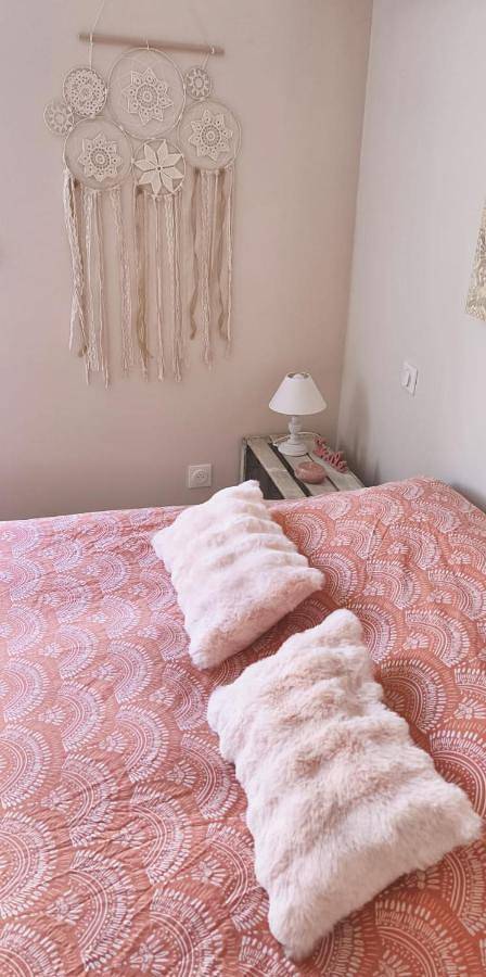 Appartement de vacances entier, Chambre la Bohème in Élancourt, Yvelines