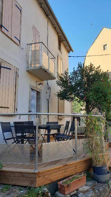 Location de vacances pour 8 personnes, avec terrasse, animaux acceptés à Comprégnac - 3