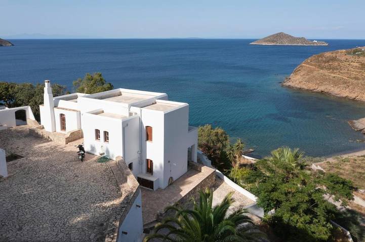 Villa voor 8 personen, with Balkon and Terras as well as Tuin and Uitzicht in Leros