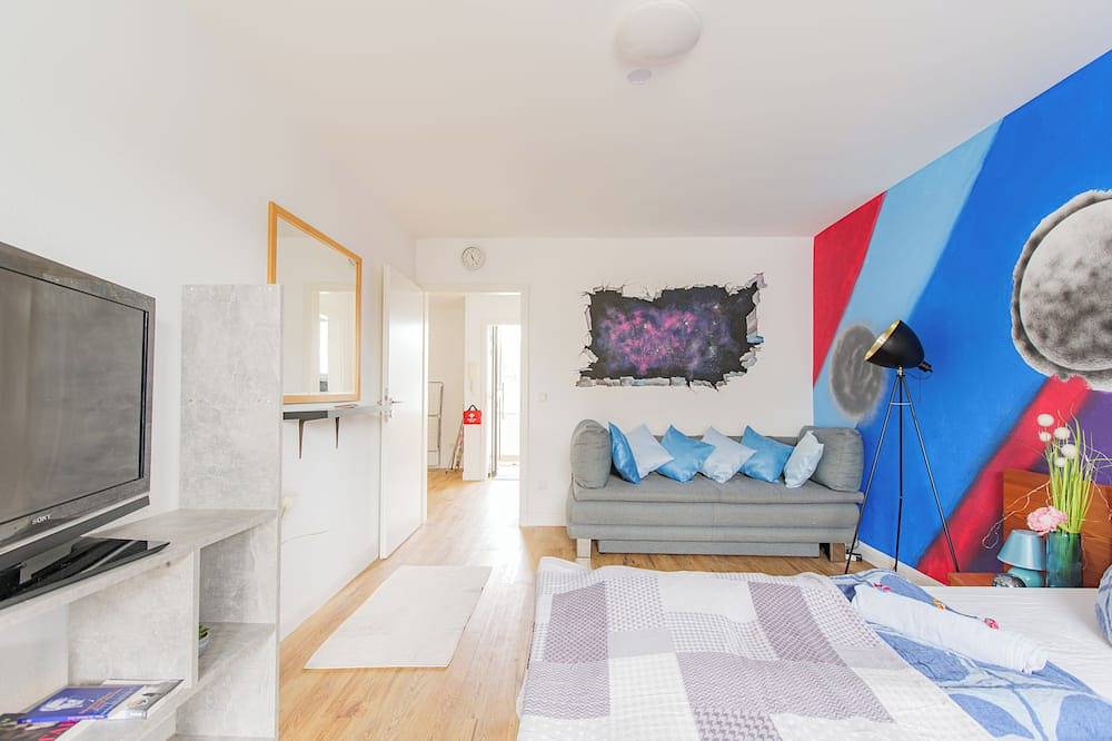 Entire apartment, - Stellar Haven Deluxe with Cosmic Design - 3-Room Space-Themed Apartment 75 qm- in Duisburg, Ruhr district