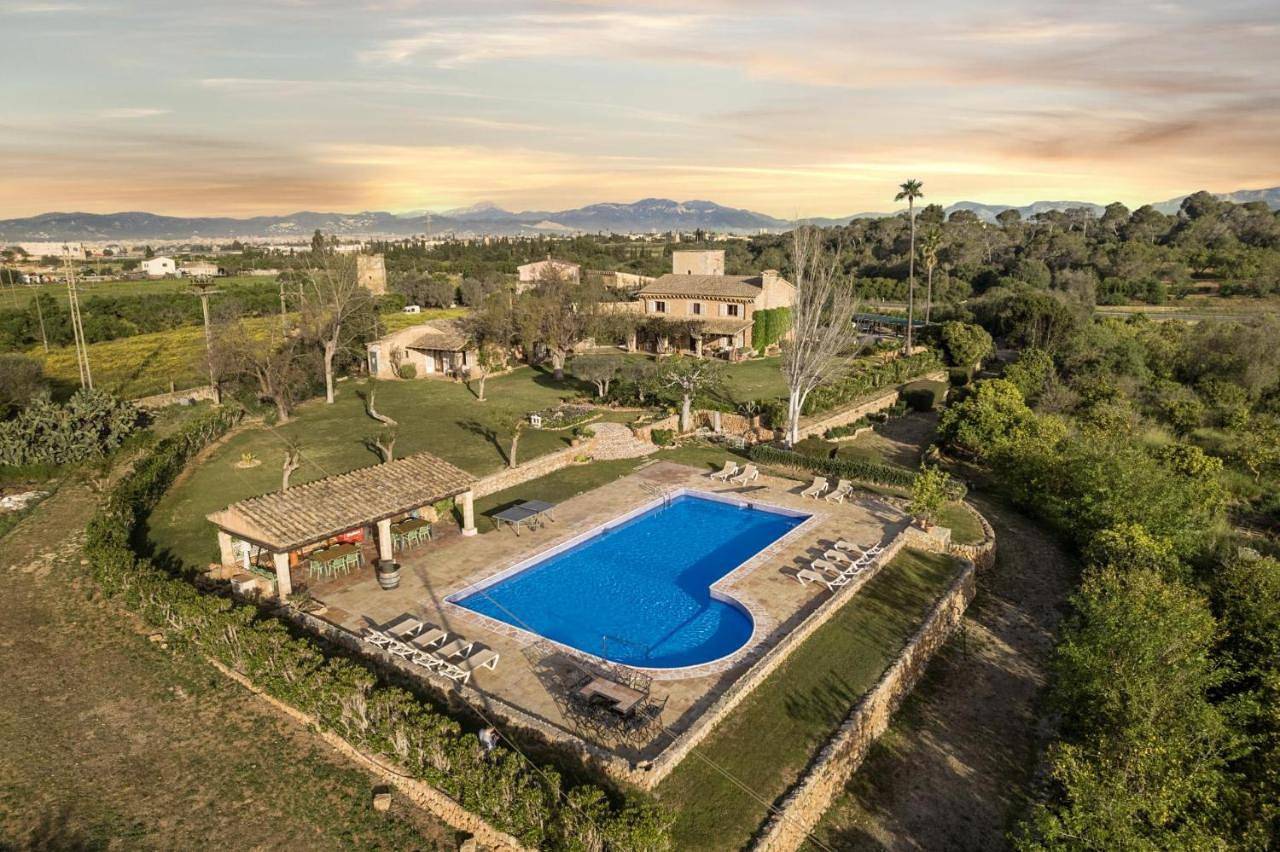 Finca Rústica Felostal Son Soleclau with Sauna & Pool in Son Ferriol, Palma de Maiorca