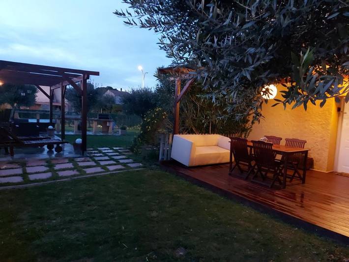 Gîte pour 4 personnes, avec piscine et jardin à Verges - 3