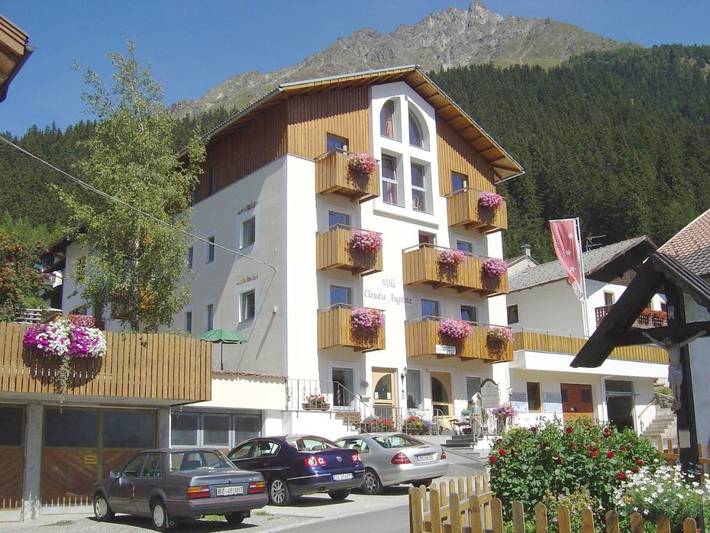 Chambre d’hôte pour 2 personnes, avec Balcon et Terrasse ainsi que Jardin et Sauna à Resia