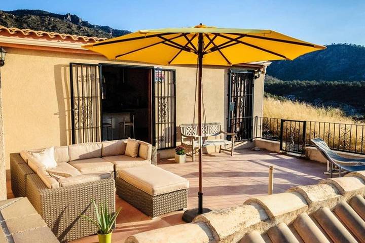 Location de vacances pour 4 personnes, avec piscine et vue ainsi que terrasse et jardin à Abarán - 2