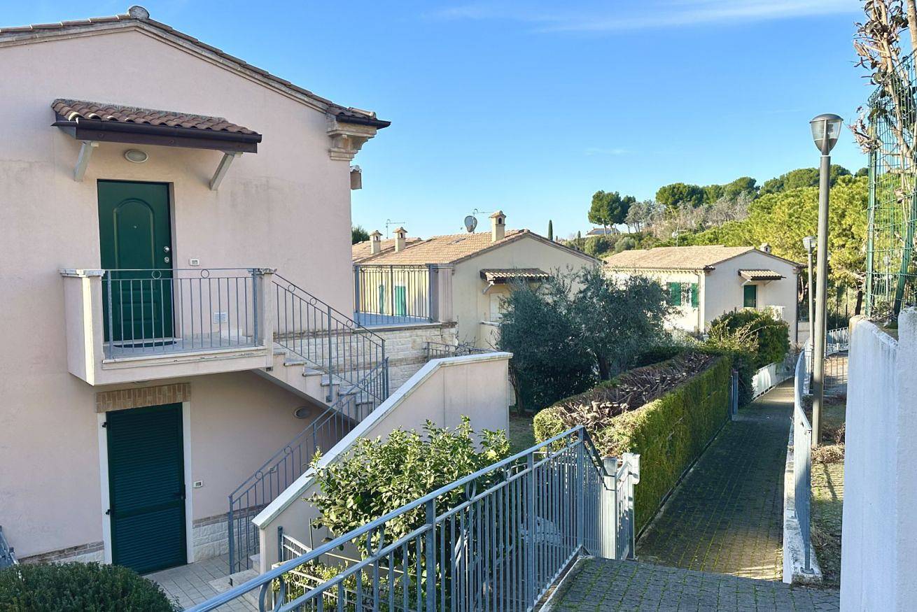 Apartamento entero, S227 - Sirolo, new three-room apartment with terrace and garage in Sirolo, Riviera del Conero