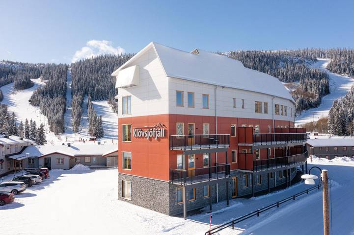 Lägenhet för 6 Personer, med bubbelpool samt bastu och pool och balkong, barnvänlig i Klövsjö