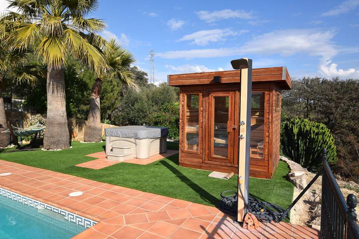 Chalet para 7 personas, con jacuzzi además de sauna y jardín, Se admiten mascotas en Antequera - 4