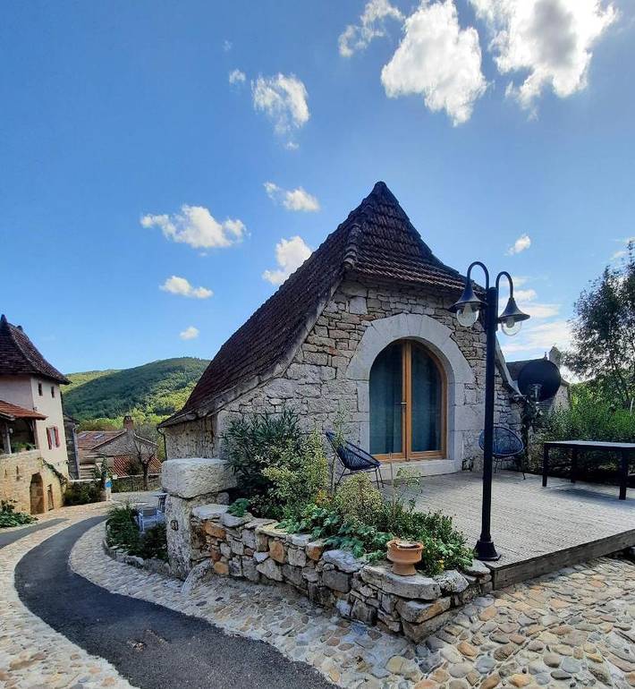 Maison d’hôte pour 2 personnes, avec jardin et vue à Espagnac-Sainte-Eulalie