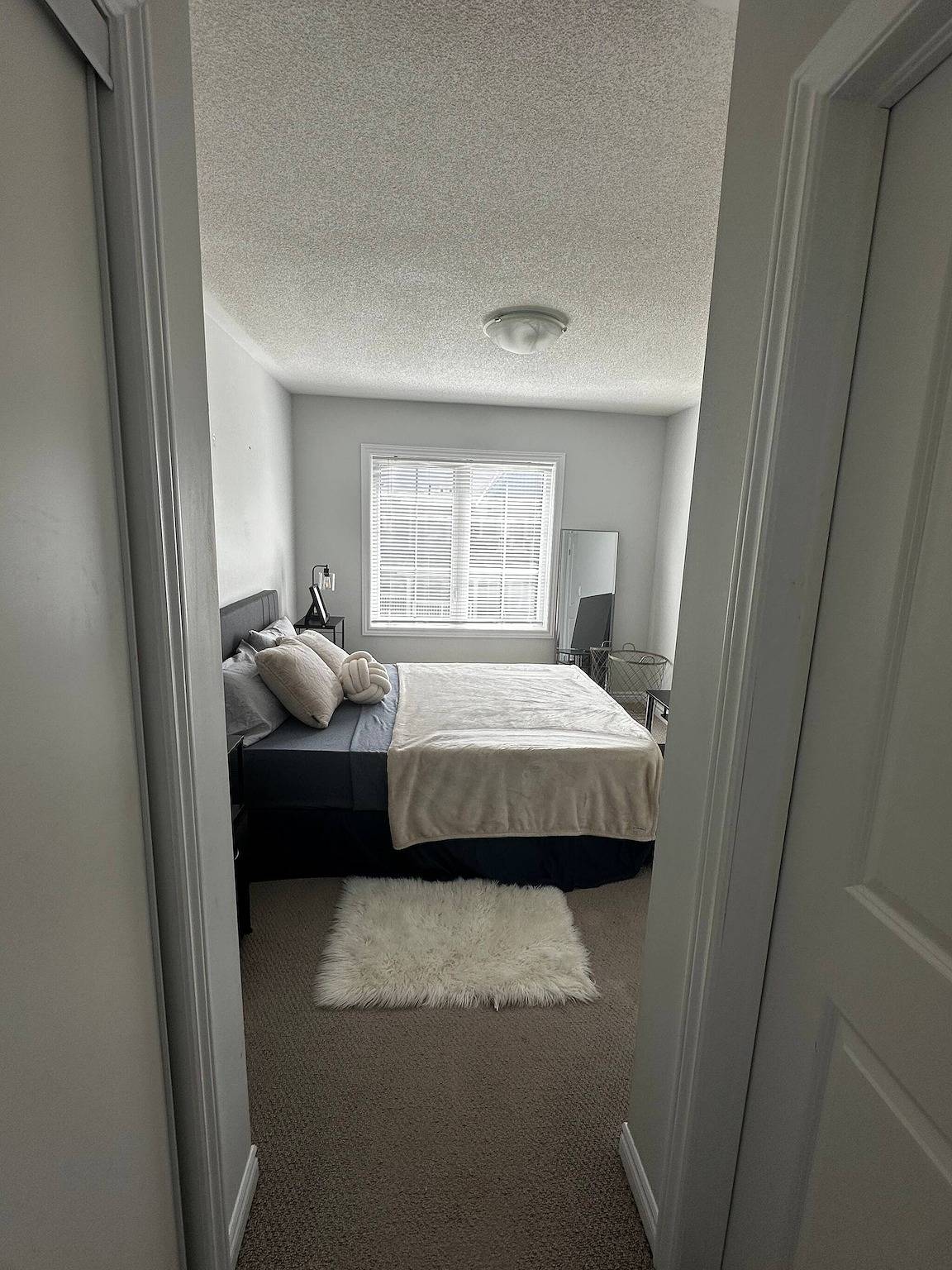 Cozy Whitby Retreat - 2 Bedroom Private House in Whitby (Canada), Lake Ontario (Canada)