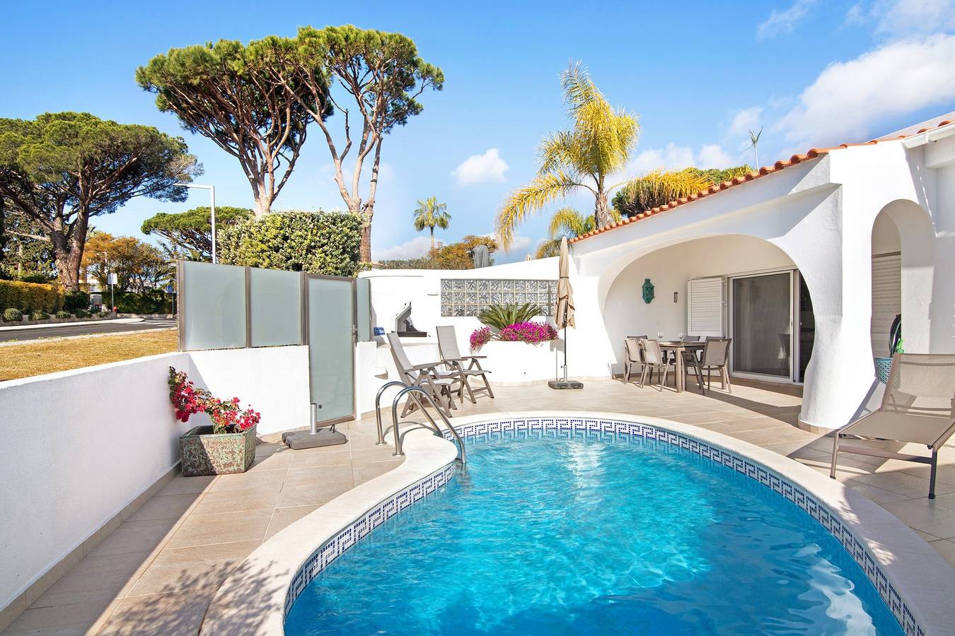 Holiday Home 'Nicola' with Private Pool, Wi-Fi and Air Conditioning in Vale do Lobo, Almancil