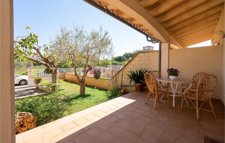 Apartamento junto a la playa: AC, Parking, Terraza, Cocina y WiFi in Puerto de Alcúdia, Alcúdia
