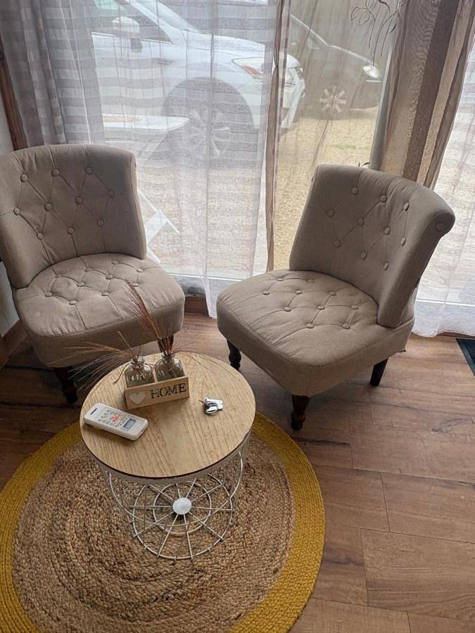 Gîte pour 2 personnes, avec vue ainsi que jardin et piscine à Bressols - 3