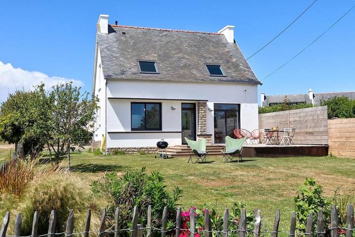 Location de vacances pour 4 personnes, avec jardin et vue à Plogoff