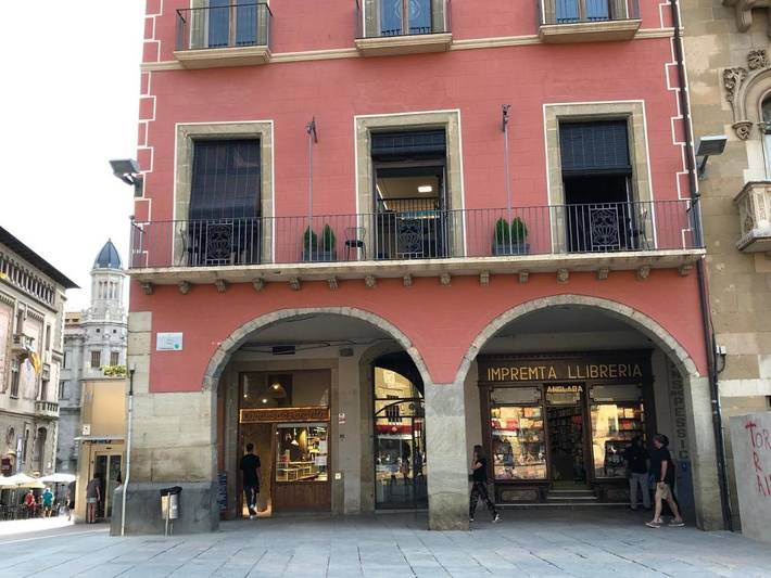 Gîte pour 12 personnes, avec balcon et vue à Vic - 2