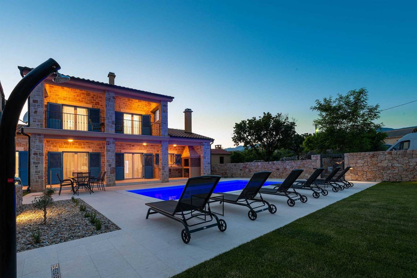 Stone Villa Banovi with heated pool in Novigradsko More, Zadar