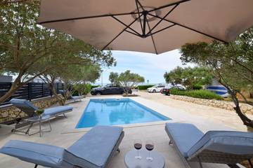 Holiday Rental for 4 People in Novalja, Pag Island, Photo 1