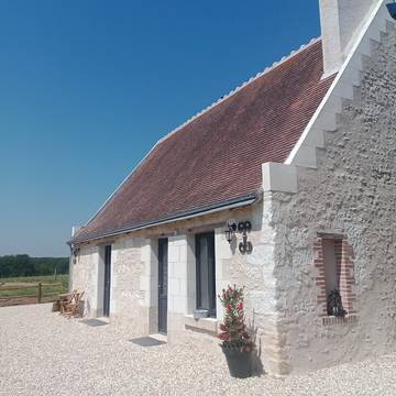 Gîte pour 8 personnes, avec jardin et terrasse à Orbigny