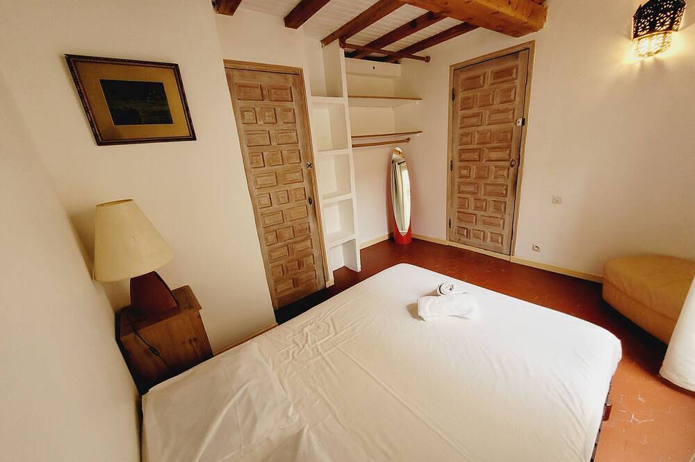 Entire apartment, Apartment with roof terrace in Aix in Aix-en-Provence, Aix-en-Provence region