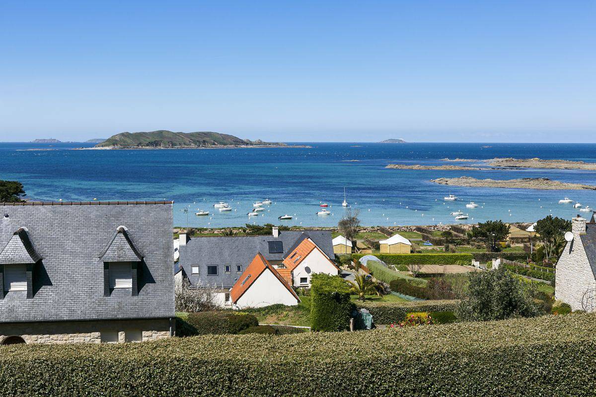 Port l'Epine in Trélévern, Rosa Granitküste