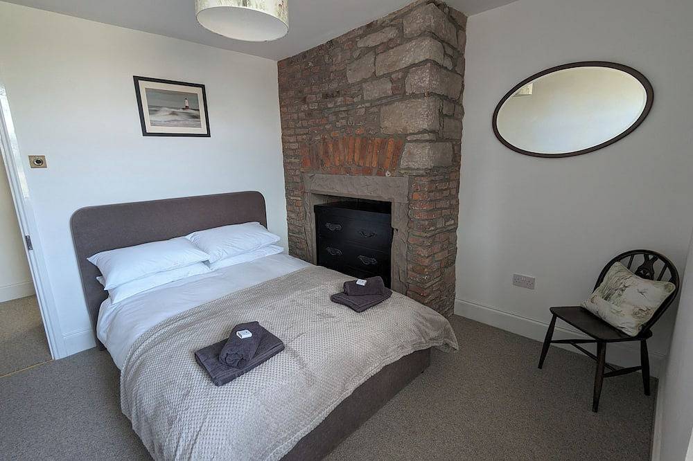 Coble Cottage. By the sea, family and dog friendly in Tweedmouth, Northumberland