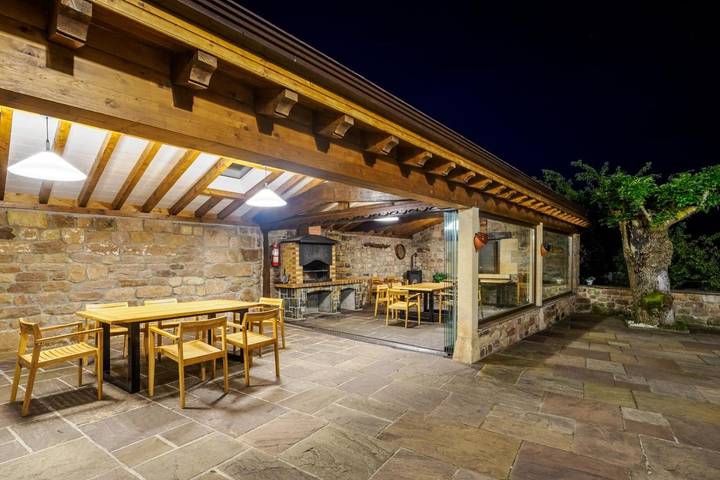 Casa rural para 20 personas, con jardín además de vistas y piscina en Campoo - 4