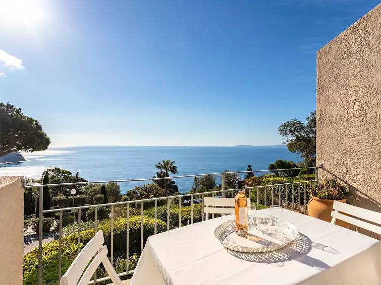 Entire apartment, 2 Pièces 4 Personnes in Rayol-Canadel-sur-Mer, Mediterranean Coast (France)