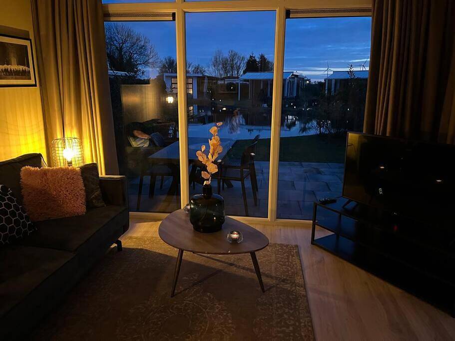 Luxus Chalet Waterfront in IJssel