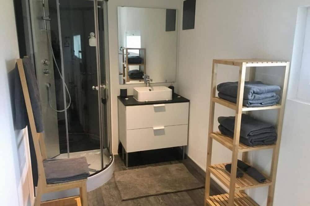 Entire apartment, Le Gueravet in Grolley, Three-Lakes