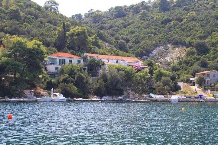 Maison d’hôte pour 2 personnes, avec terrasse dans Lastovo - 2